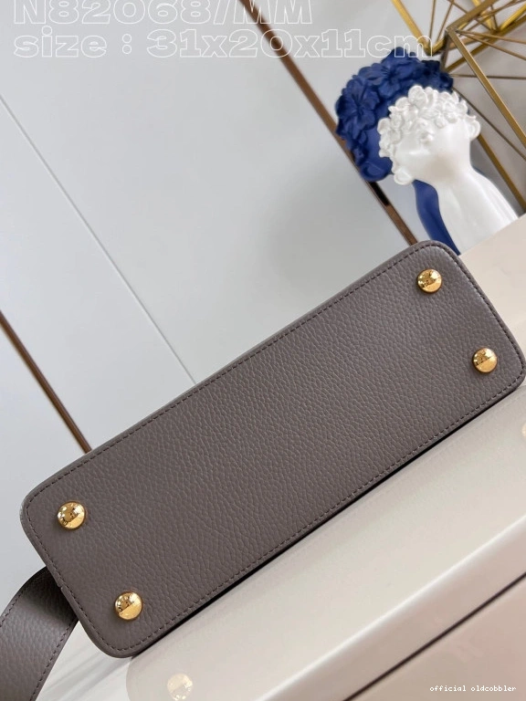 Official oldcobbler LOUIS CAPUCINES VUITTON BB-31.5*20*11CM 0802